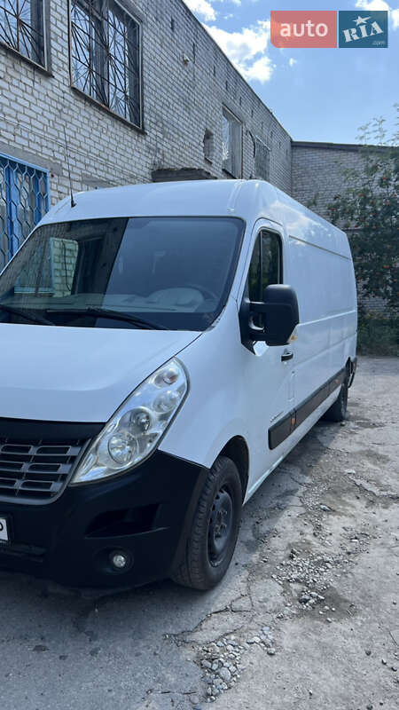 Грузовой фургон Renault Master 2014 в Червоному Донце