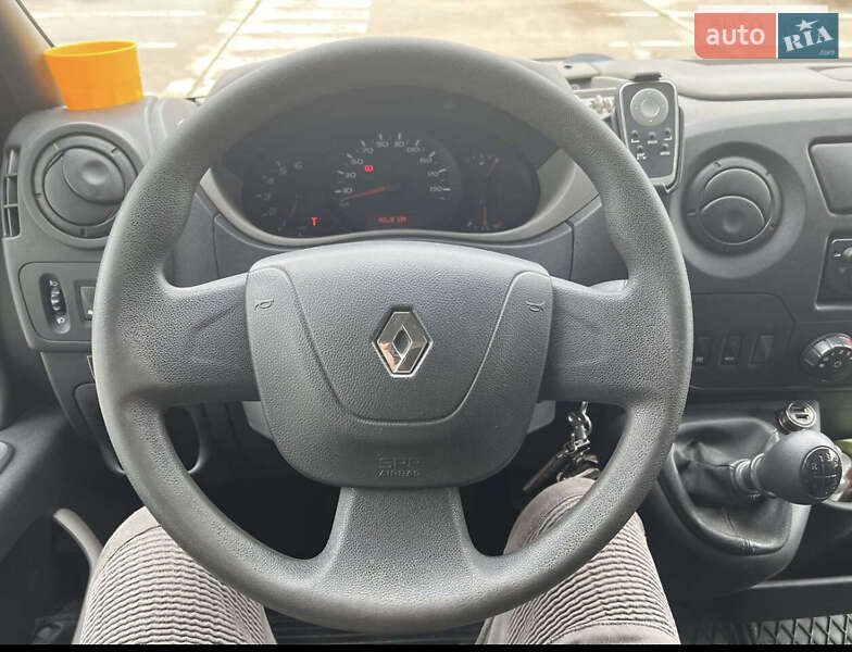 Грузовой фургон Renault Master 2015 в Мерефа