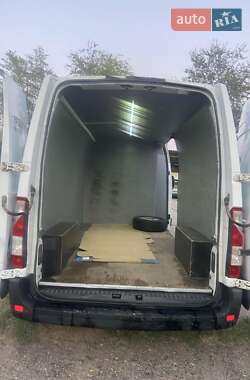 Грузовой фургон Renault Master 2012 в 