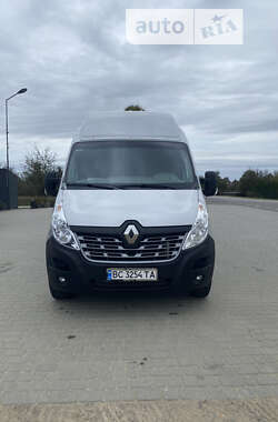 Вантажний фургон Renault Master 2015 в Львові