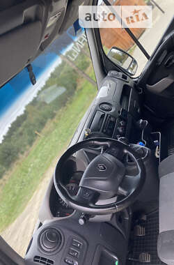 Вантажний фургон Renault Master 2015 в Львові