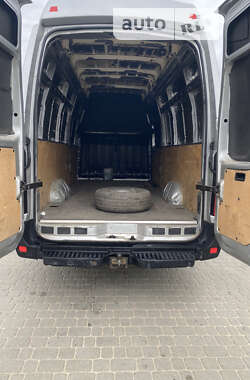 Вантажний фургон Renault Master 2015 в Львові