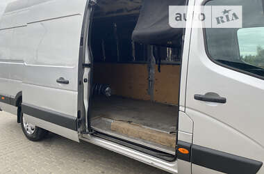 Вантажний фургон Renault Master 2015 в Львові