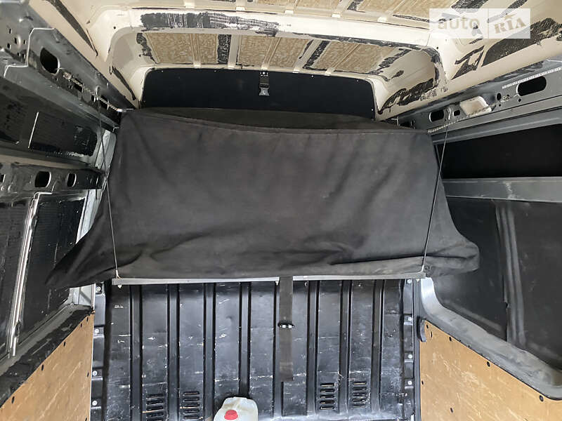 Вантажний фургон Renault Master 2015 в Львові