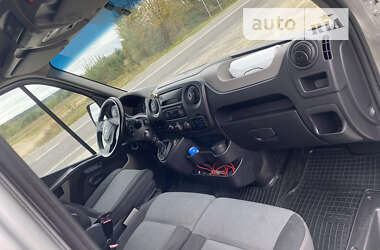 Вантажний фургон Renault Master 2015 в Львові