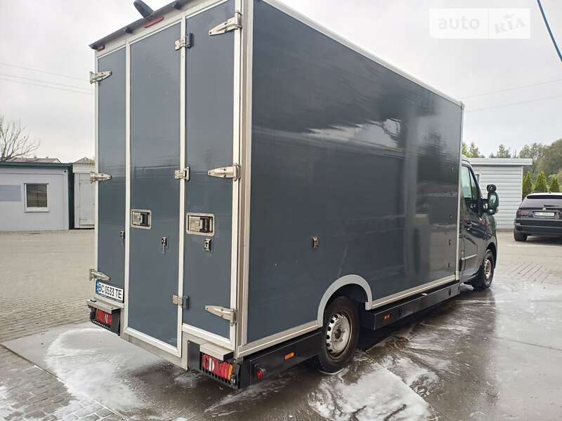 Вантажний фургон Renault Master 2021 в Мостиській