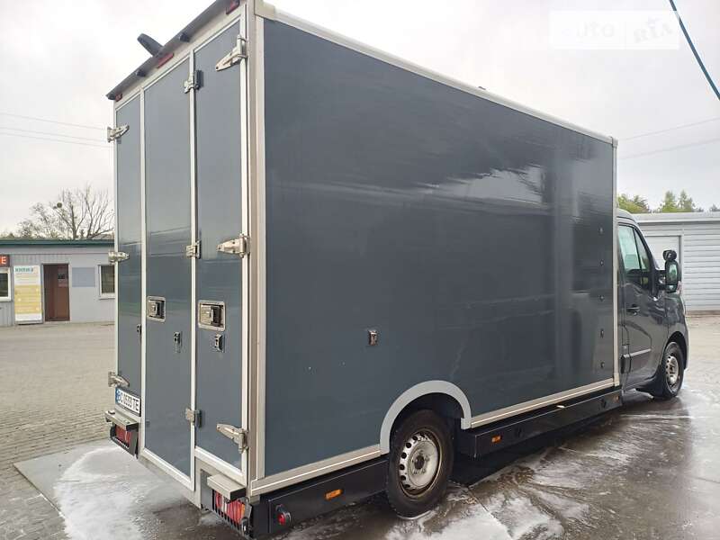 Вантажний фургон Renault Master 2021 в Мостиській