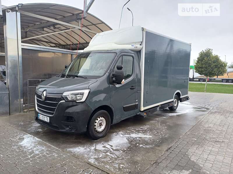 Вантажний фургон Renault Master 2021 в Мостиській