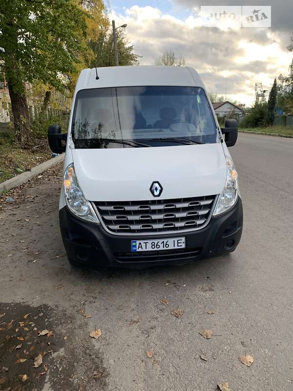 Грузовой фургон Renault Master 2012 в Калуше