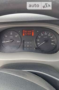 Вантажопасажирський фургон Renault Master 2004 в Чернівцях