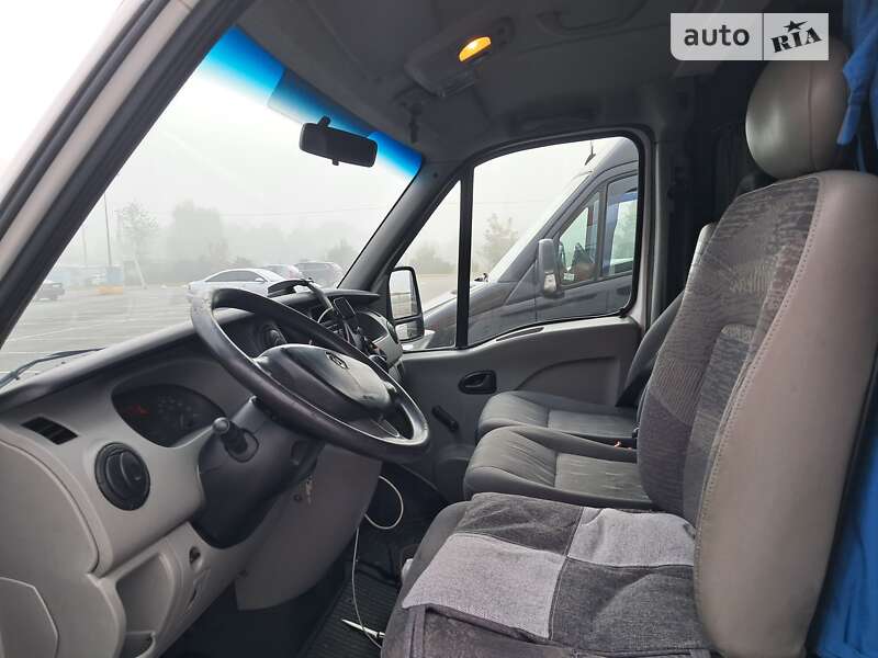 Вантажопасажирський фургон Renault Master 2004 в Чернівцях