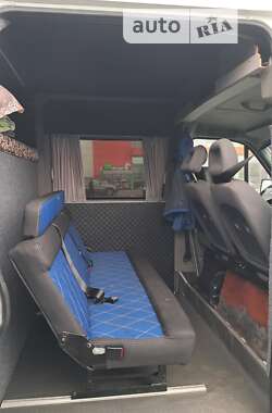 Вантажопасажирський фургон Renault Master 2004 в Чернівцях