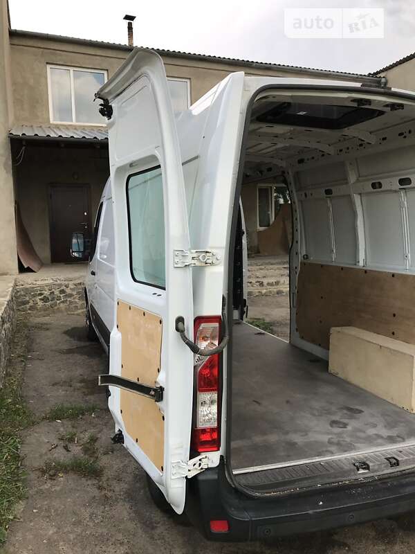 Вантажопасажирський фургон Renault Master 2015 в Кропивницькому