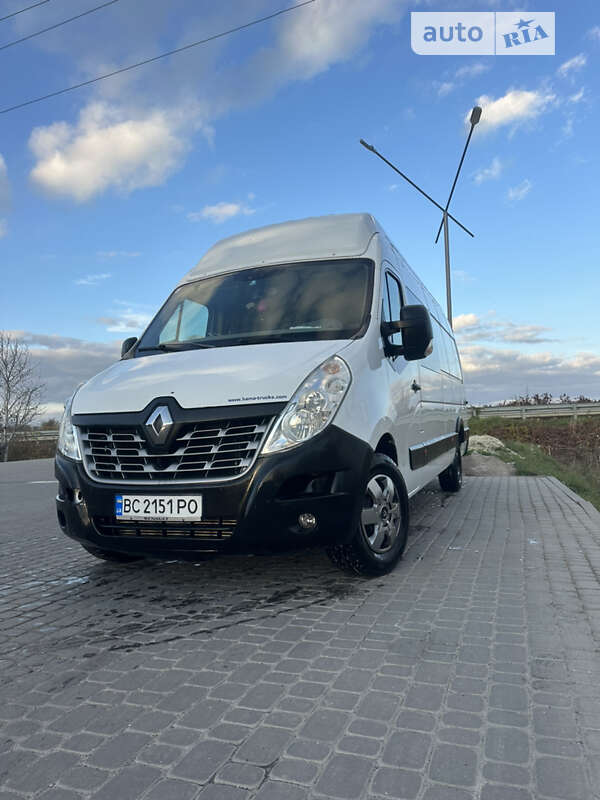 Вантажопасажирський фургон Renault Master 2017 в Жовкві