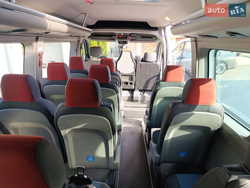Пригородный автобус Renault Master 2012 в Луцке