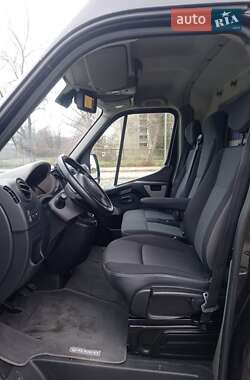 Грузовой фургон Renault Master 2015 в 