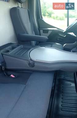 Грузовой фургон Renault Master 2015 в 