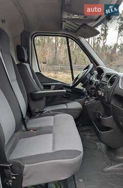Грузовой фургон Renault Master 2015 в 