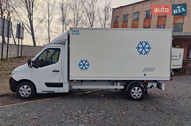 Вантажний фургон Renault Master 2017 в Рівному