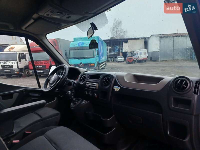 Грузовой фургон Renault Master 2013 в Буштыне