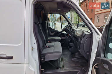 Грузовой фургон Renault Master 2012 в 