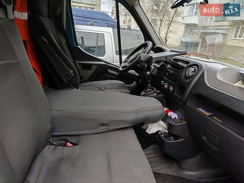 Грузовой фургон Renault Master 2014 в Коростене