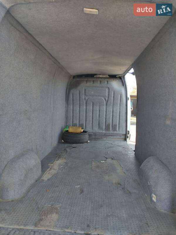Грузовой фургон Renault Master 2011 в Стрые