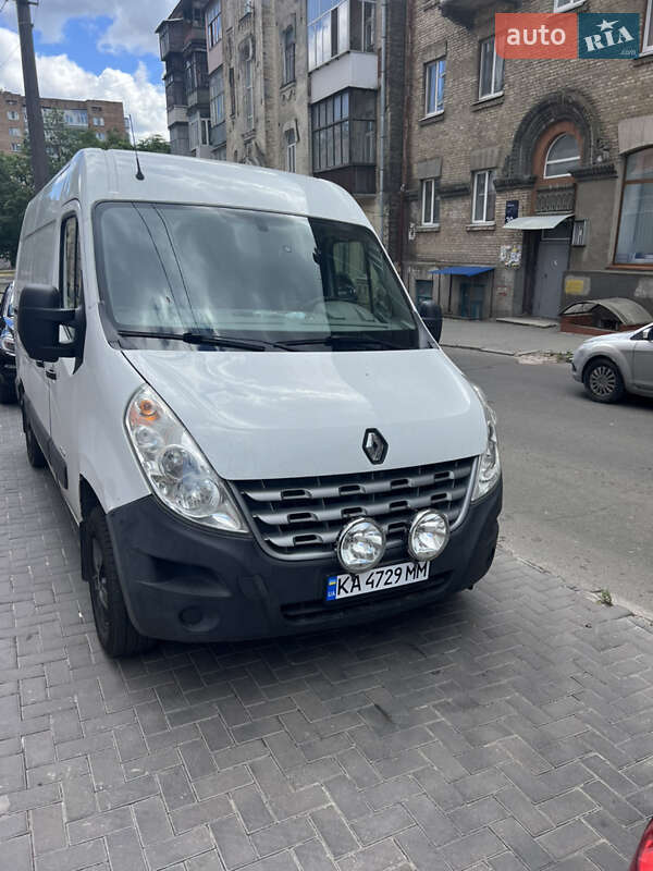 Грузовой фургон Renault Master 2011 в Львове