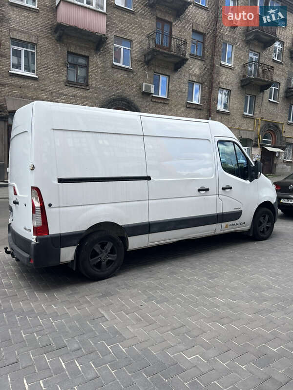 Грузовой фургон Renault Master 2011 в Львове