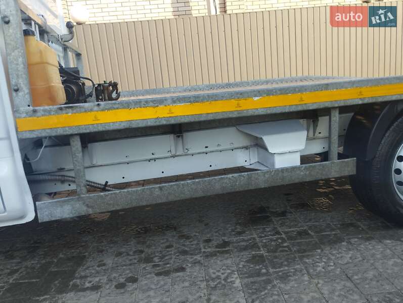 Эвакуатор Renault Master 2010 в Ивано-Франковске