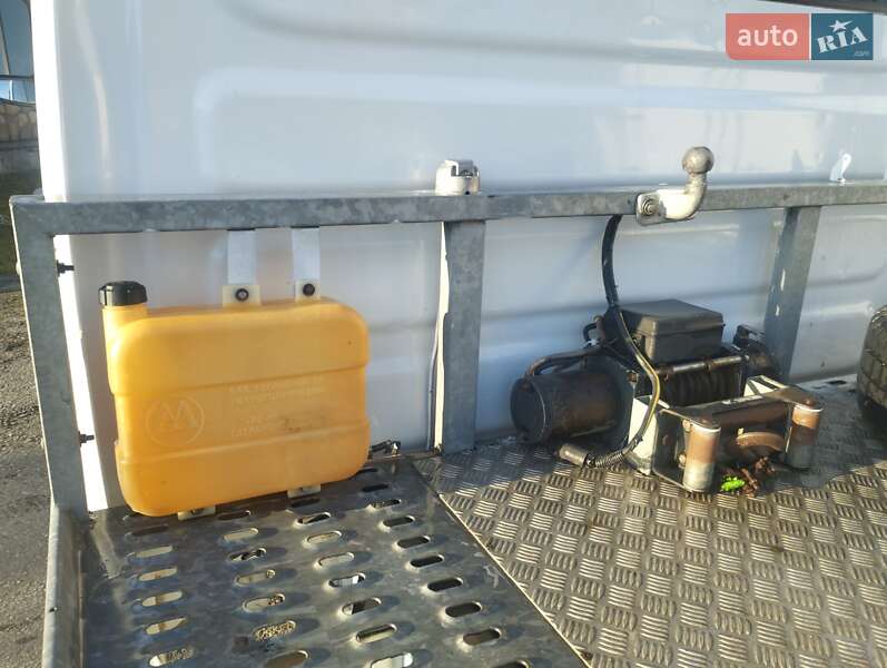 Эвакуатор Renault Master 2010 в Ивано-Франковске