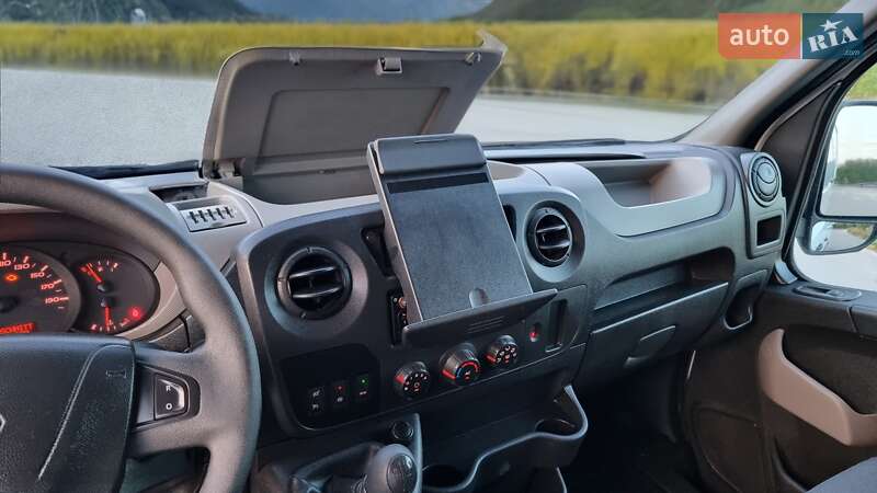 Вантажний фургон Renault Master 2018 в Житомирі