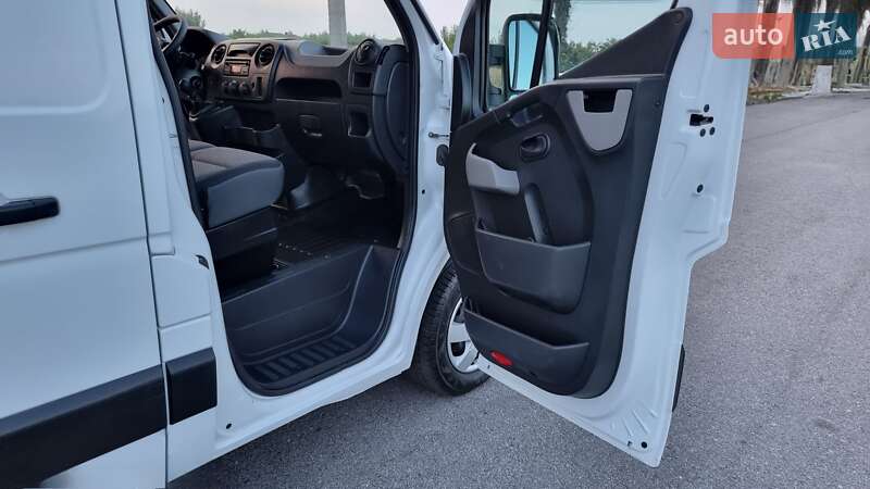 Вантажний фургон Renault Master 2018 в Житомирі