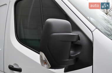 Грузовой фургон Renault Master 2018 в 