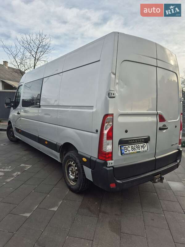 Грузопассажирский фургон Renault Master 2016 в Самборе