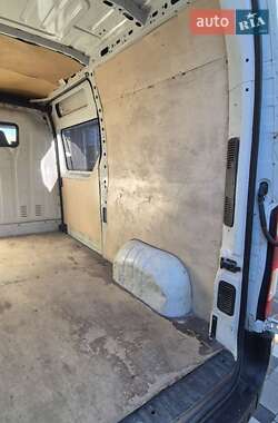 Грузовой фургон Renault Master 2012 в  фото 16 Грузовой фургон Renault Master 2012 в