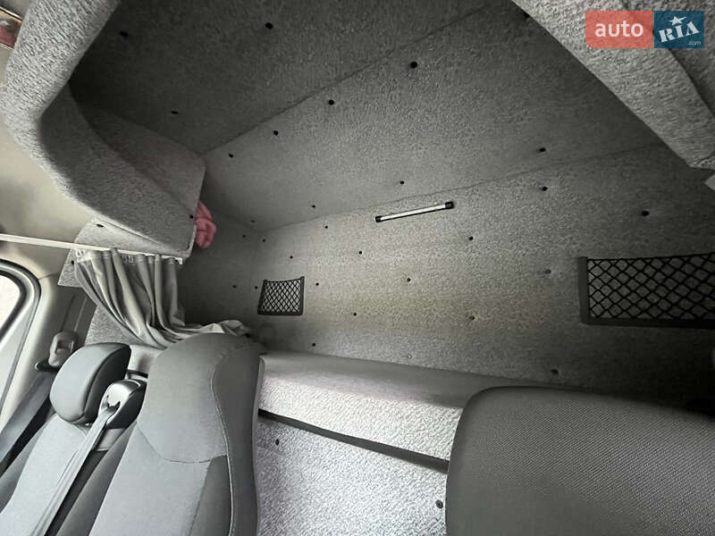 Автовоз Renault Master 2016 в Дунаевцах