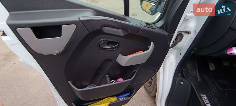 Грузовой фургон Renault Master 2014 в Шептицькому