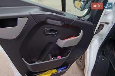 Грузовой фургон Renault Master 2014 в 
