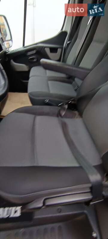 Грузовой фургон Renault Master 2014 в Шептицькому