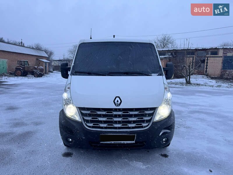 Грузовой фургон Renault Master 2012 в Лубнах