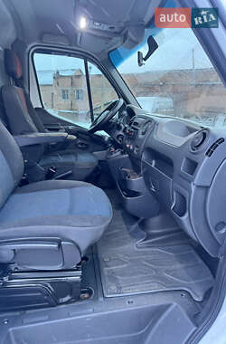 Грузовой фургон Renault Master 2012 в Лубнах