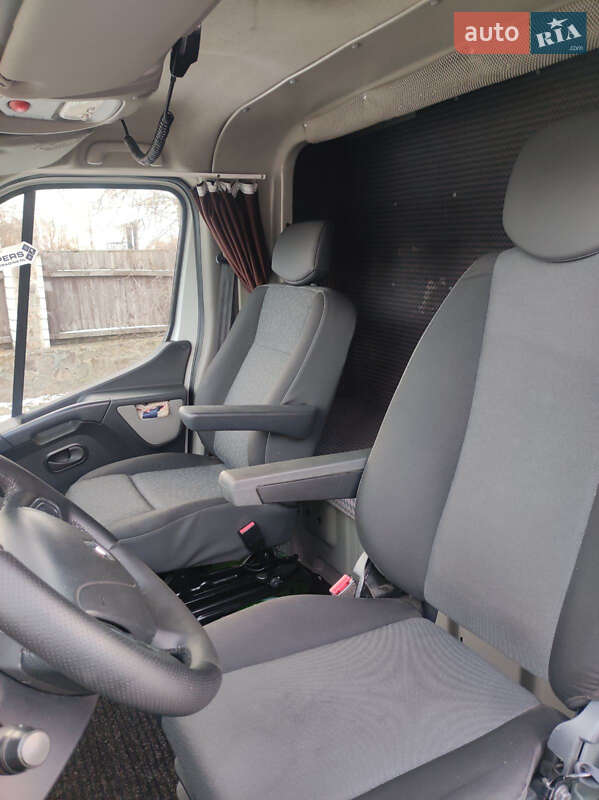 Автовоз Renault Master 2016 в Василькові