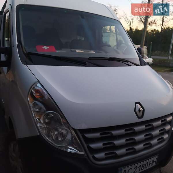 Грузовой фургон Renault Master 2011 в Нововолынске