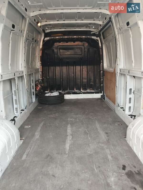 Вантажний фургон Renault Master 2017 в Сумах