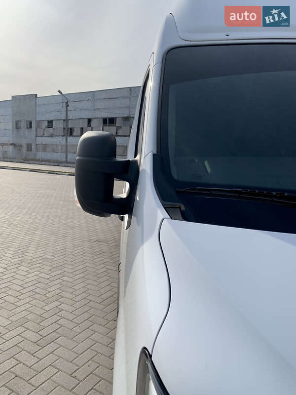 Вантажний фургон Renault Master 2020 в Запоріжжі