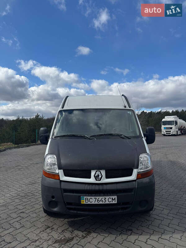 Грузопассажирский фургон Renault Master 2005 в 
