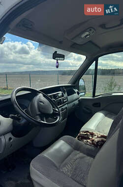 Грузопассажирский фургон Renault Master 2005 в 