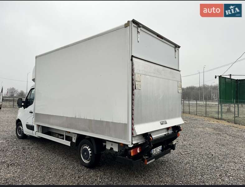 Грузовой фургон Renault Master 2013 в 
