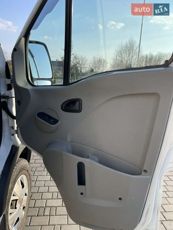 Грузовой фургон Renault Master 2008 в Торчине